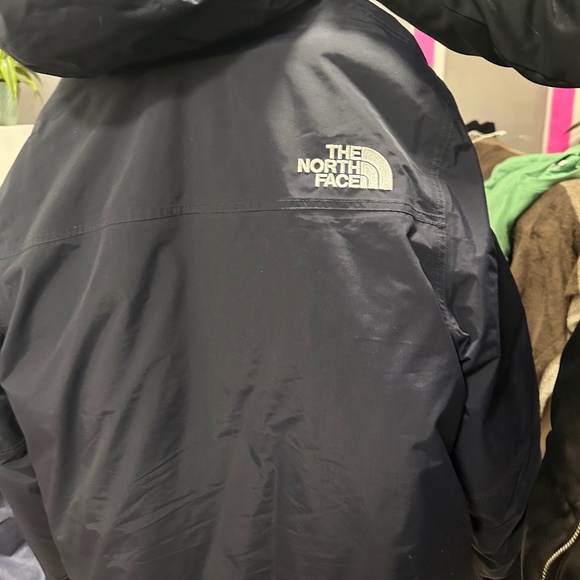 NorthFace 550 Winterjacket - Picture 1 of 3